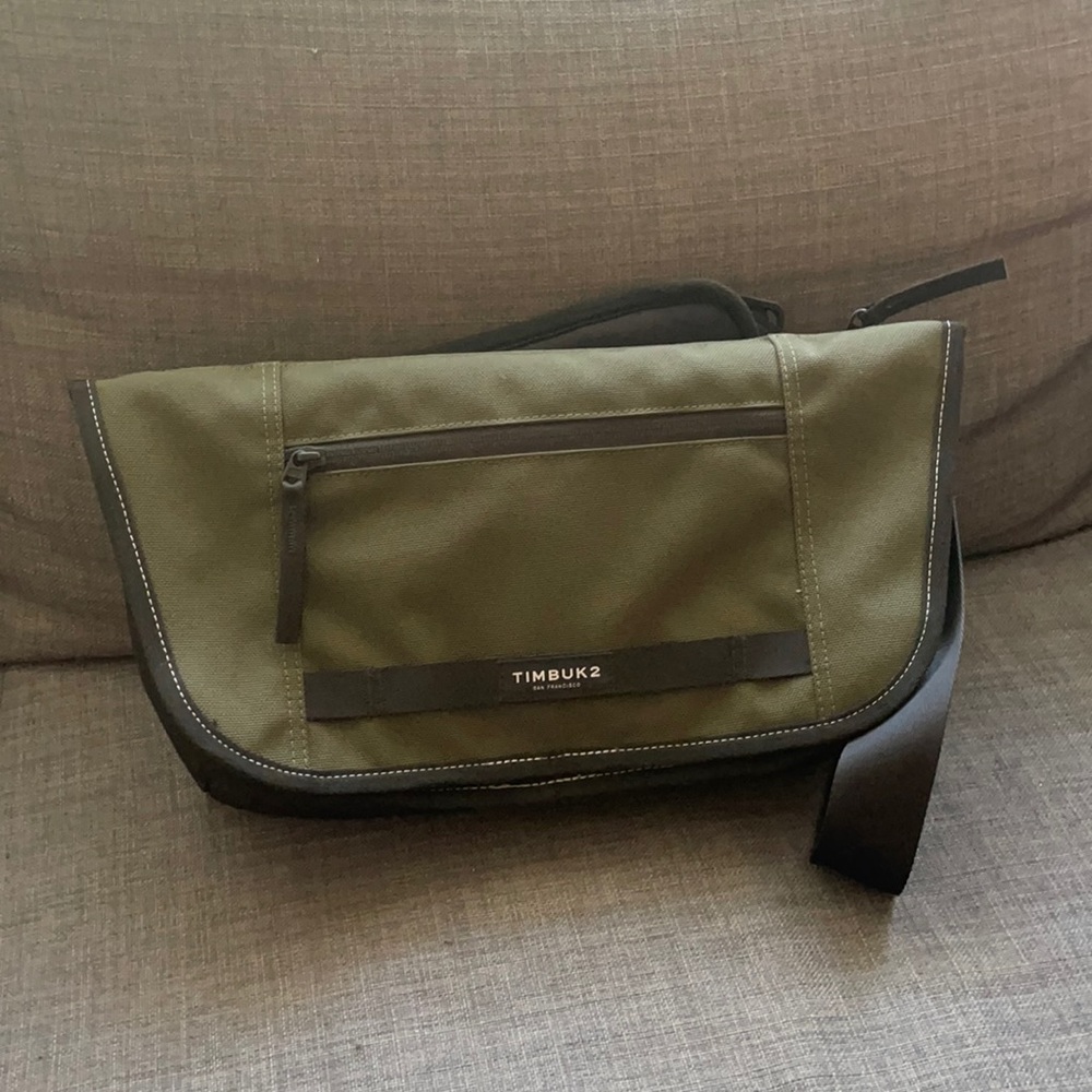 Timbuk2 Catapult Sling messenger bag